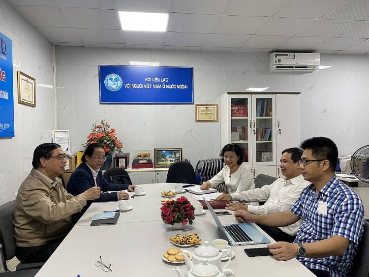 64 books join contest of compiling books and materials for Vietnamese teaching and learning abroad